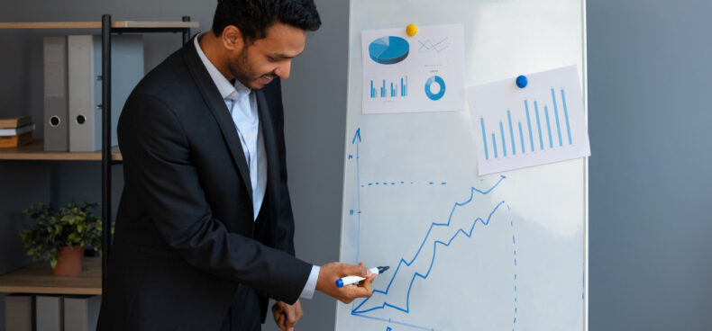 professionals working on growth marketing services in Andheri for business expansion